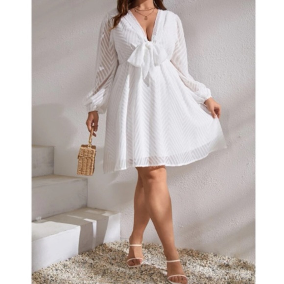 Plus size luxe lace trim knot front lantern sleeve dress - Picture 3 of 16